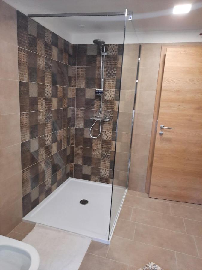 Andrea, Premium Three Bedroom Apartment, Entire Floor カスタヴ エクステリア 写真