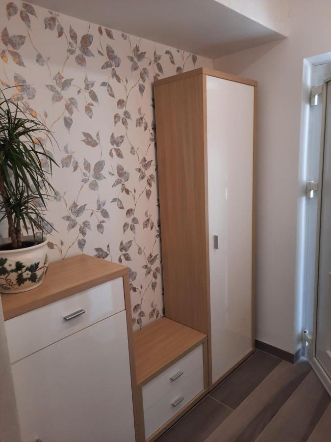 Andrea, Premium Three Bedroom Apartment, Entire Floor カスタヴ エクステリア 写真
